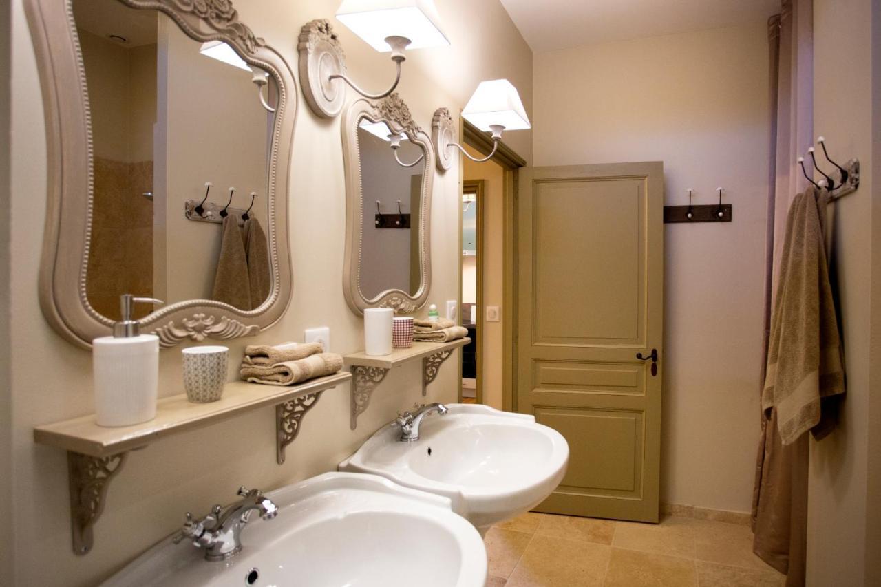 Les Hauts De Condom Appartements Climatises Luaran gambar