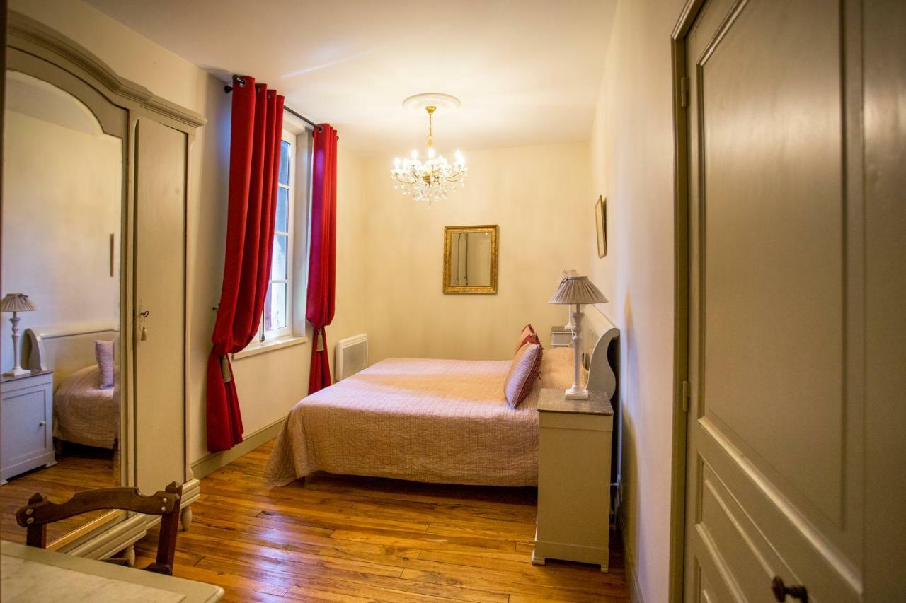 Les Hauts De Condom Appartements Climatises Luaran gambar
