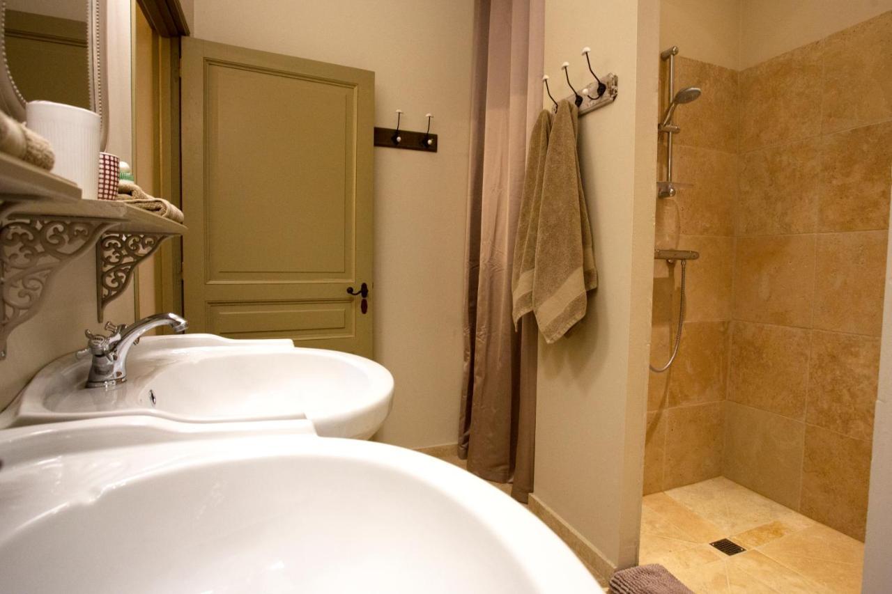Les Hauts De Condom Appartements Climatises Luaran gambar